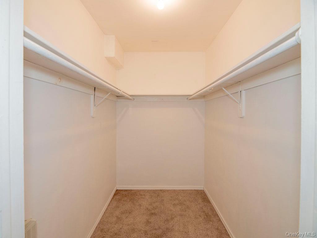 #10 photo, 1 Atlantic Avenue, מחוז נסאו Farmingdale , NY 11735