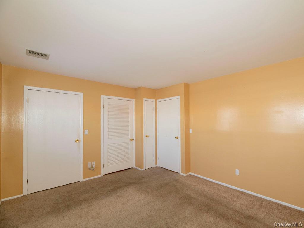 #7 photo, 1 Atlantic Avenue, מחוז נסאו Farmingdale , NY 11735