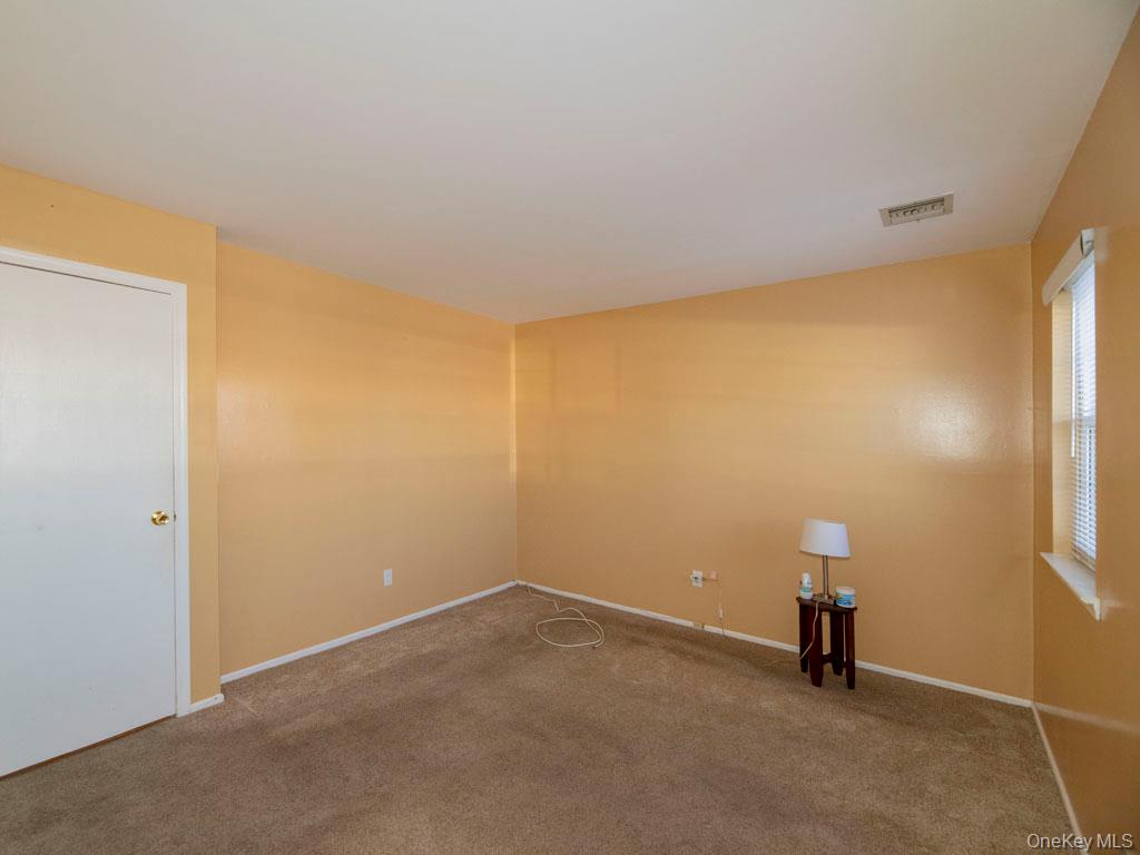 #9 photo, 1 Atlantic Avenue, מחוז נסאו Farmingdale , NY 11735