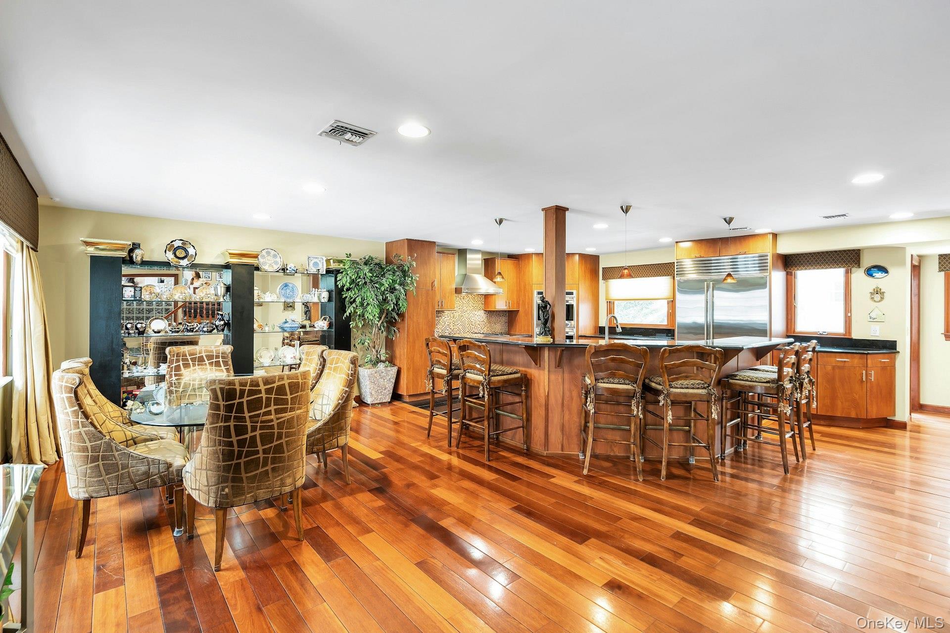 #7 photo, 2043 Ripley, Merrick , NY 11566