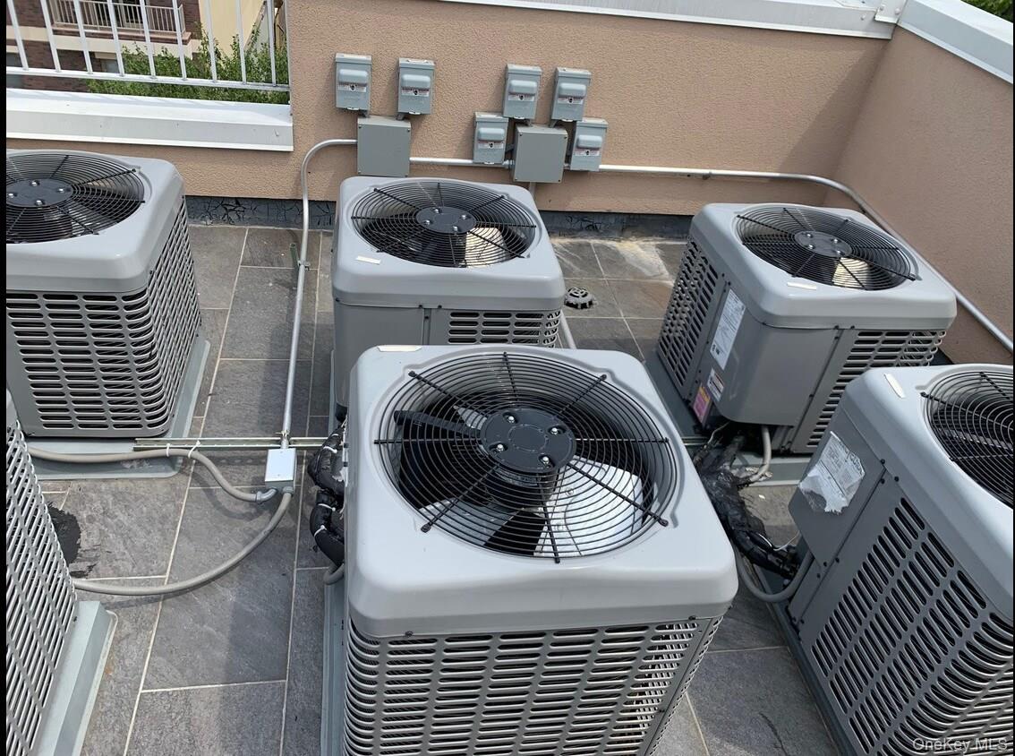 #18 photo, 3101 21st Street, Astoria , NY 11106