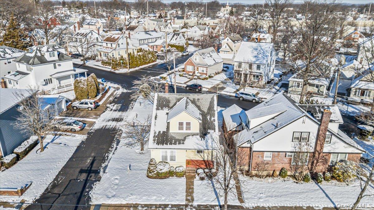 #2 photo, 101 Stewart Street, מחוז נסאו Floral Park , NY 11001