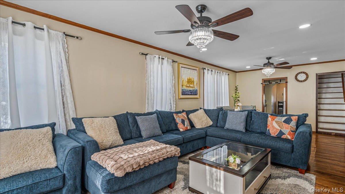 #3 photo, 101 Stewart Street, מחוז נסאו Floral Park , NY 11001