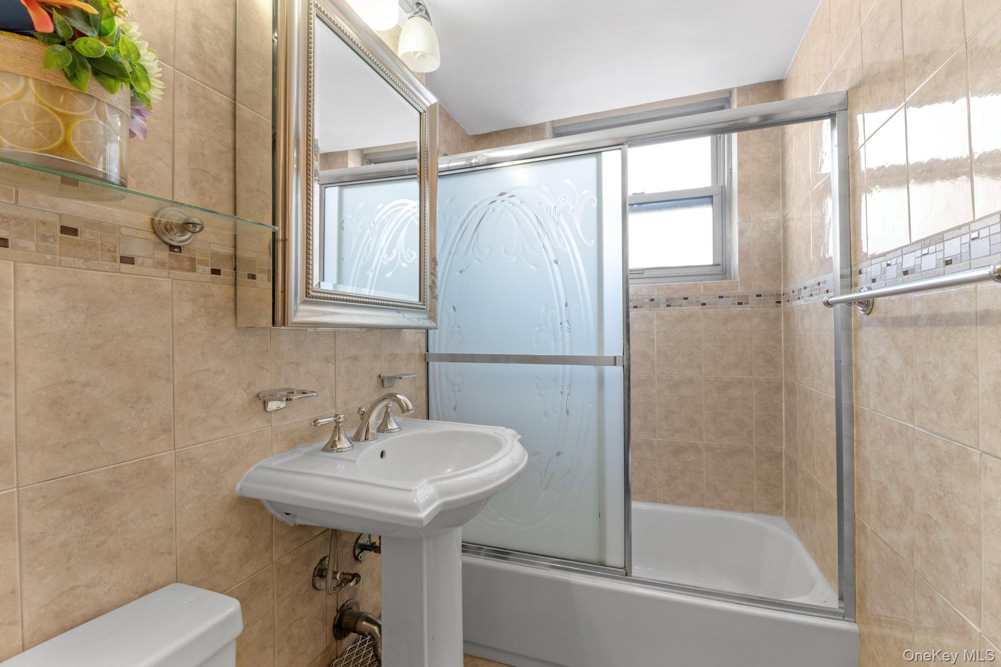 #10 photo, 61-15 97th Street, 皇后區 雷哥公園 Rego Park , NY 11374