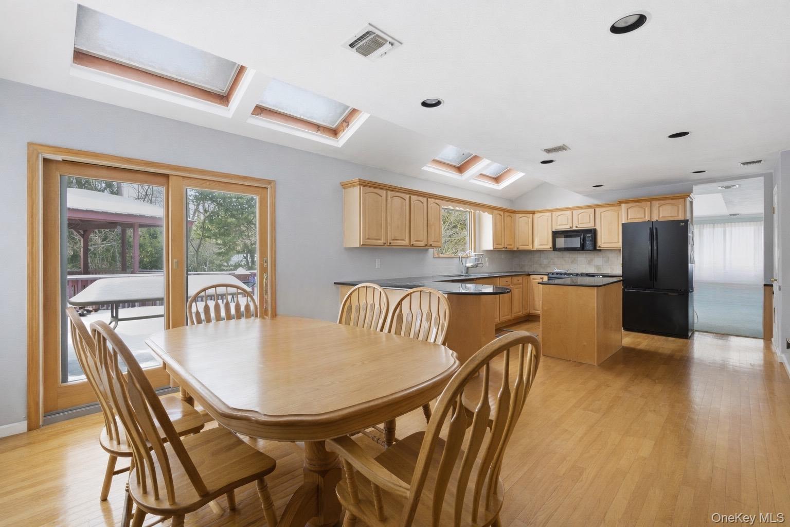 #9 photo, 6 Cedarfield Terrace, Саффолк ‖ Saint James , NY 11780