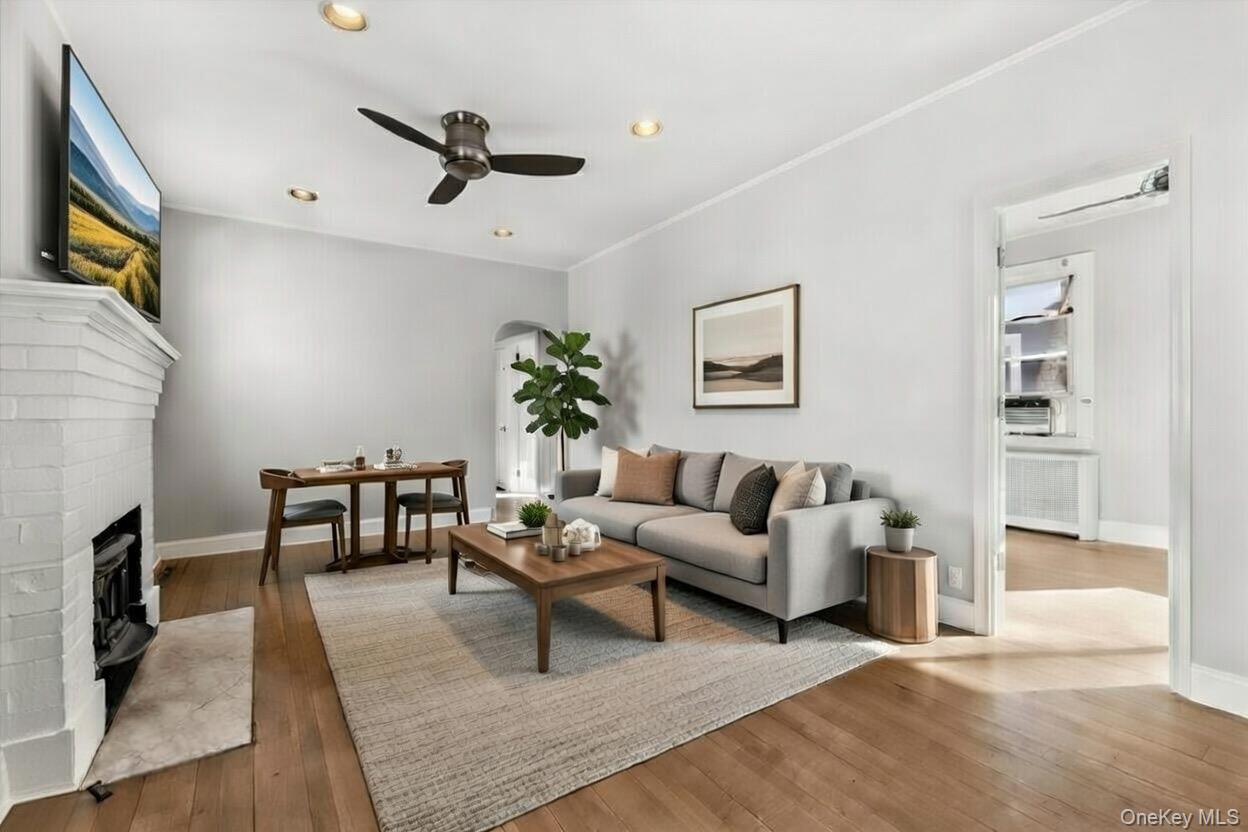 #4 photo, 136 Taft Avenue, Long Beach , NY 11561