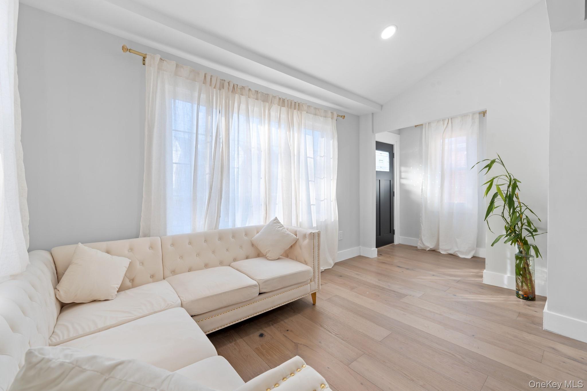 #7 photo, 11445 207th Street, Куинс ‖ Cambria Heights , NY 11411