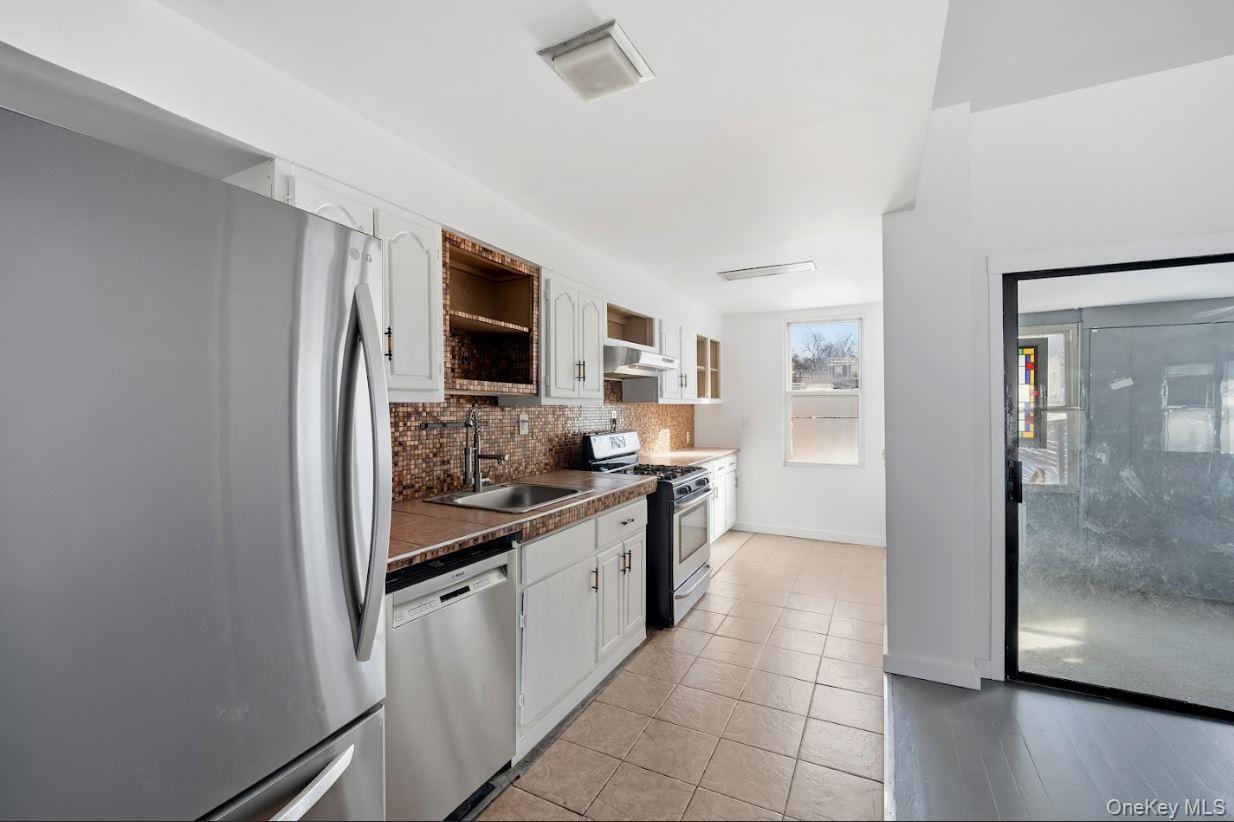 #5 photo, 108 Jackie Robinson Parkway, Brooklyn , NY 11207