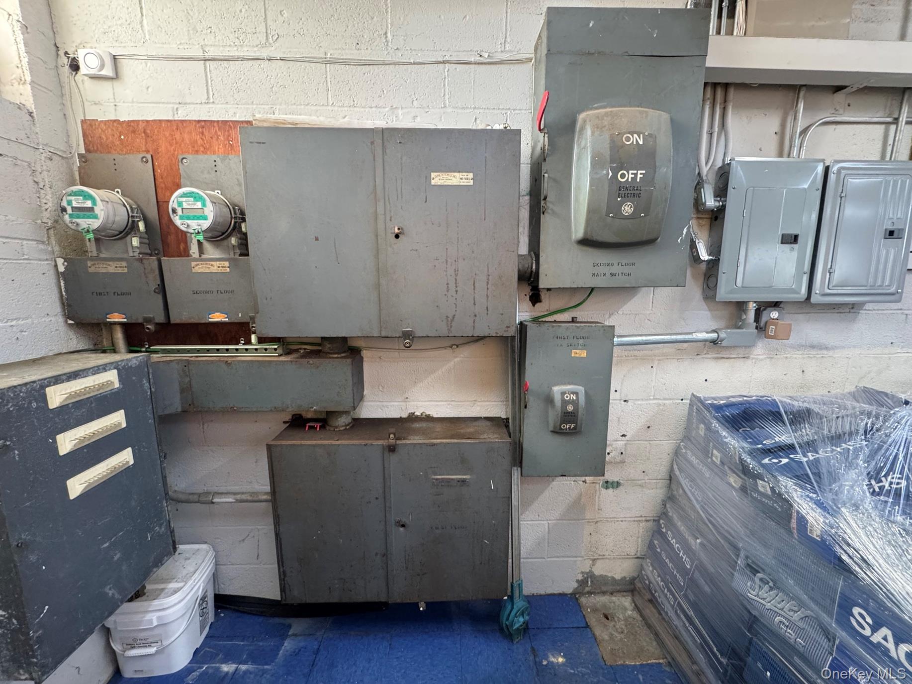 #13 photo, 129-11 18 Avenue, كوينز College Point , NY 11356