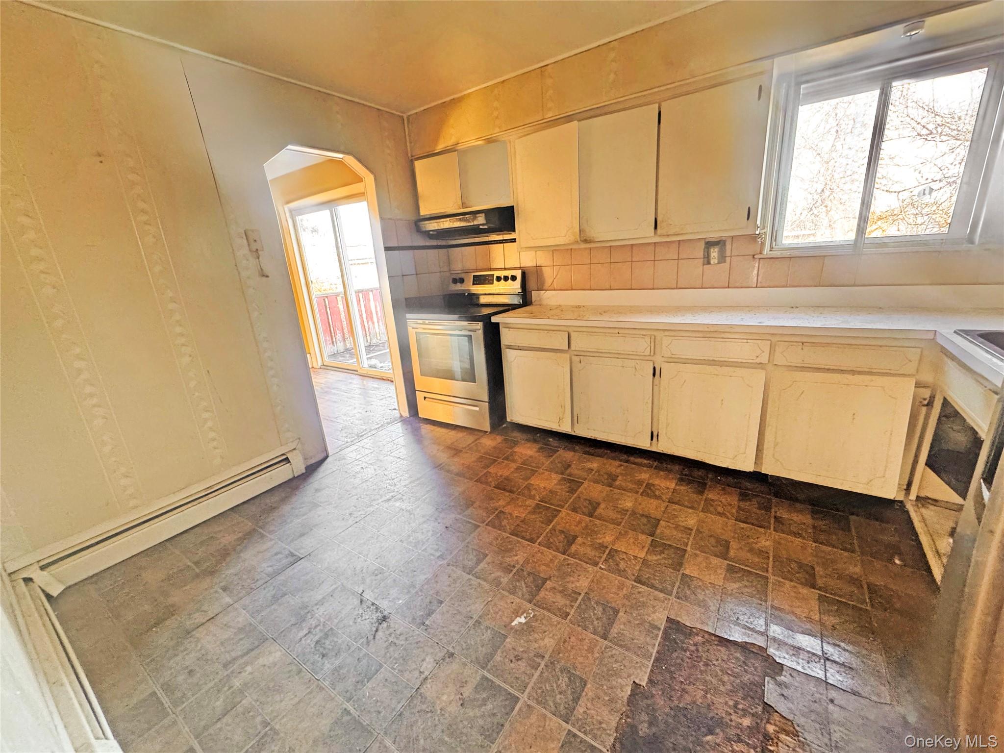 #10 photo, 192 Ferraris Street, מחוז סאפוק Copiague , NY 11726