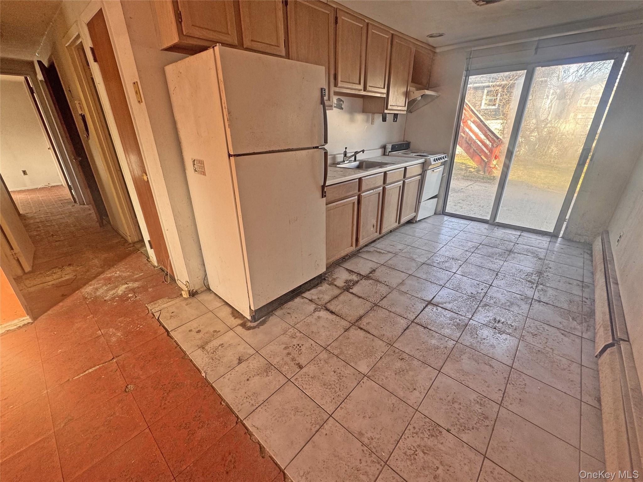 #16 photo, 192 Ferraris Street, מחוז סאפוק Copiague , NY 11726