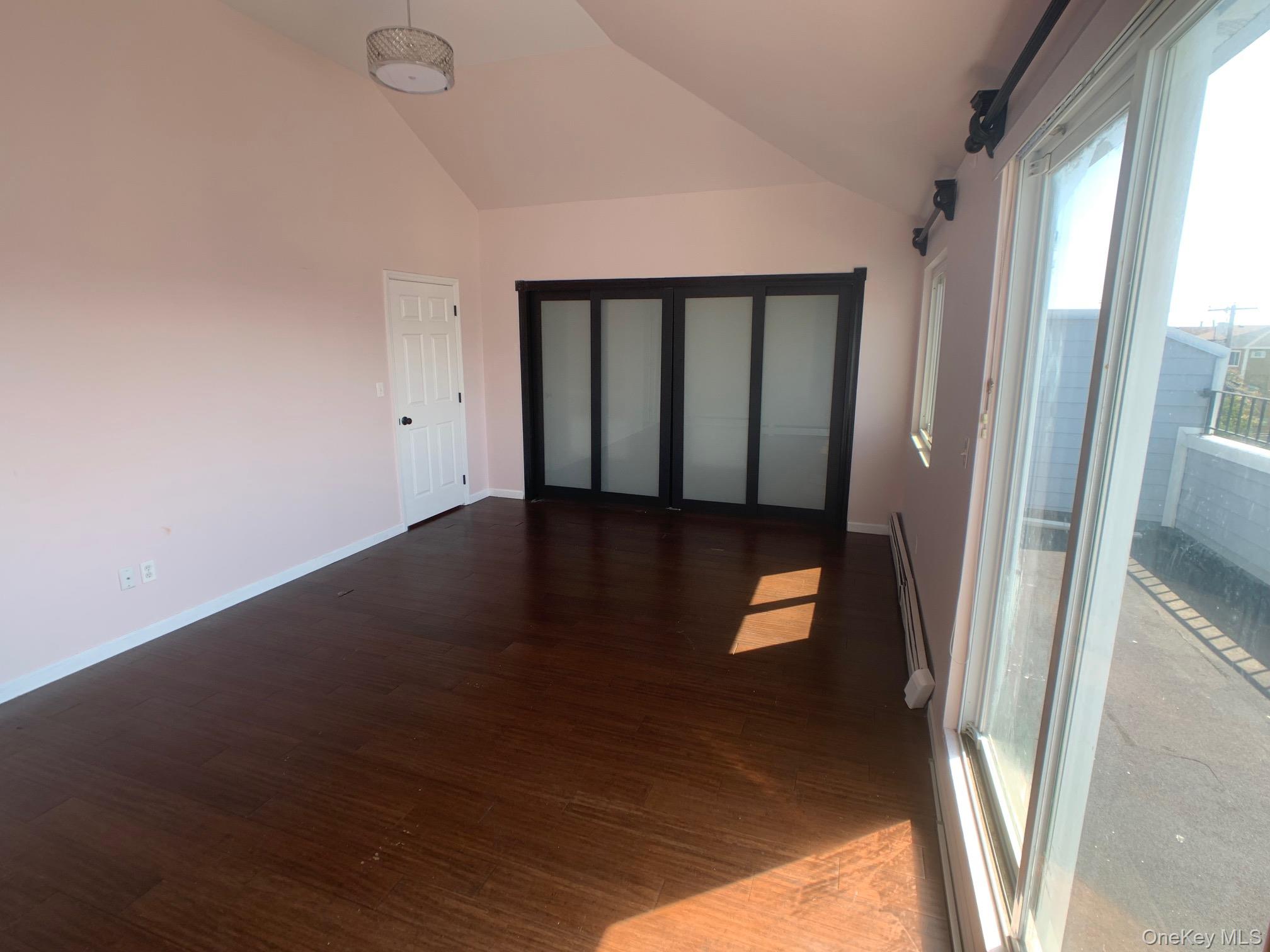 #5 photo, 184 Beach 97th, Rockaway Beach , NY 11693