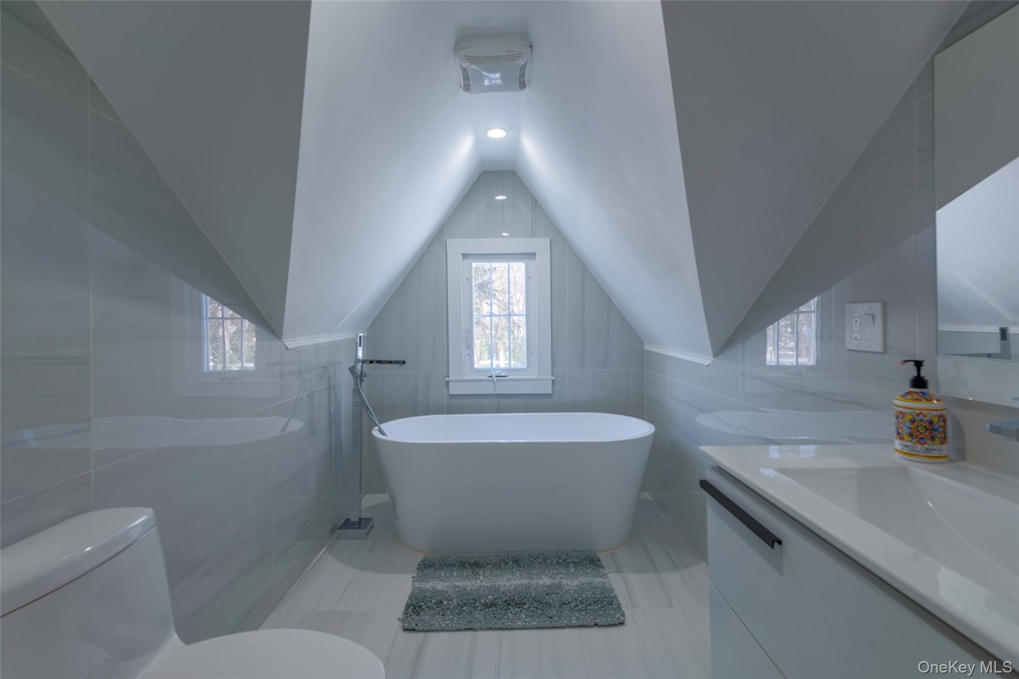 #18 photo, 20 N Ravine Road, גרייט נק Great Neck , NY 11023