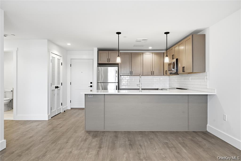 #7 photo, 180 Deer Park Avenue, सफ़ोक काउंटी Babylon , NY 11702