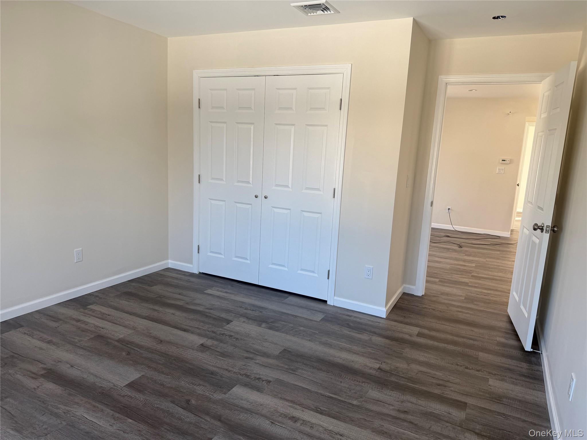 #12 photo, 261 Wilson Avenue, מחוז נסאו Westbury , NY 11590