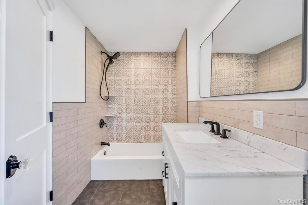 #18 photo, 15 Bayview Avenue, East Massapequa , NY 11758