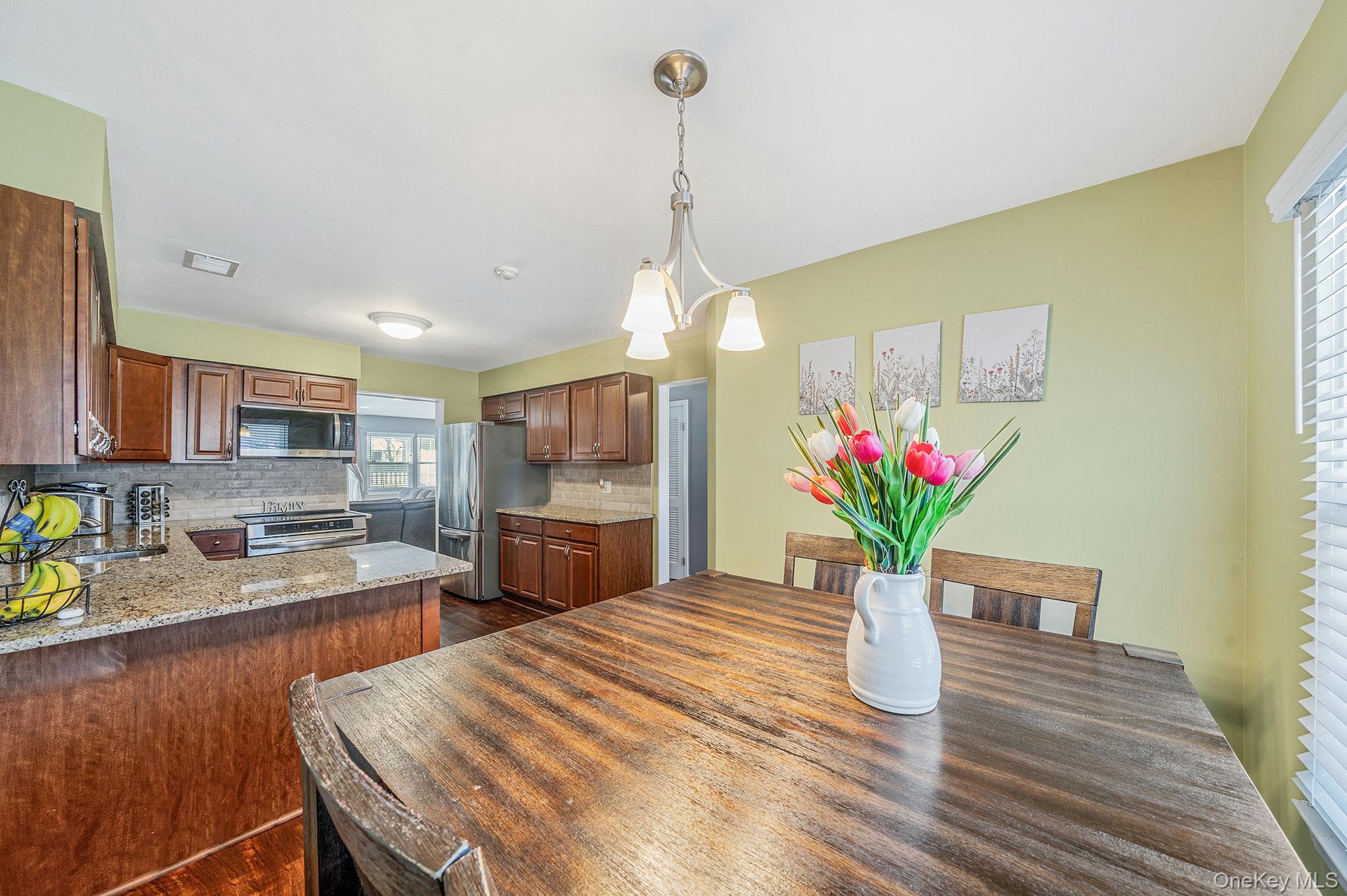 #13 photo, 23 Gazebo Lane, Holtsville , NY 11742