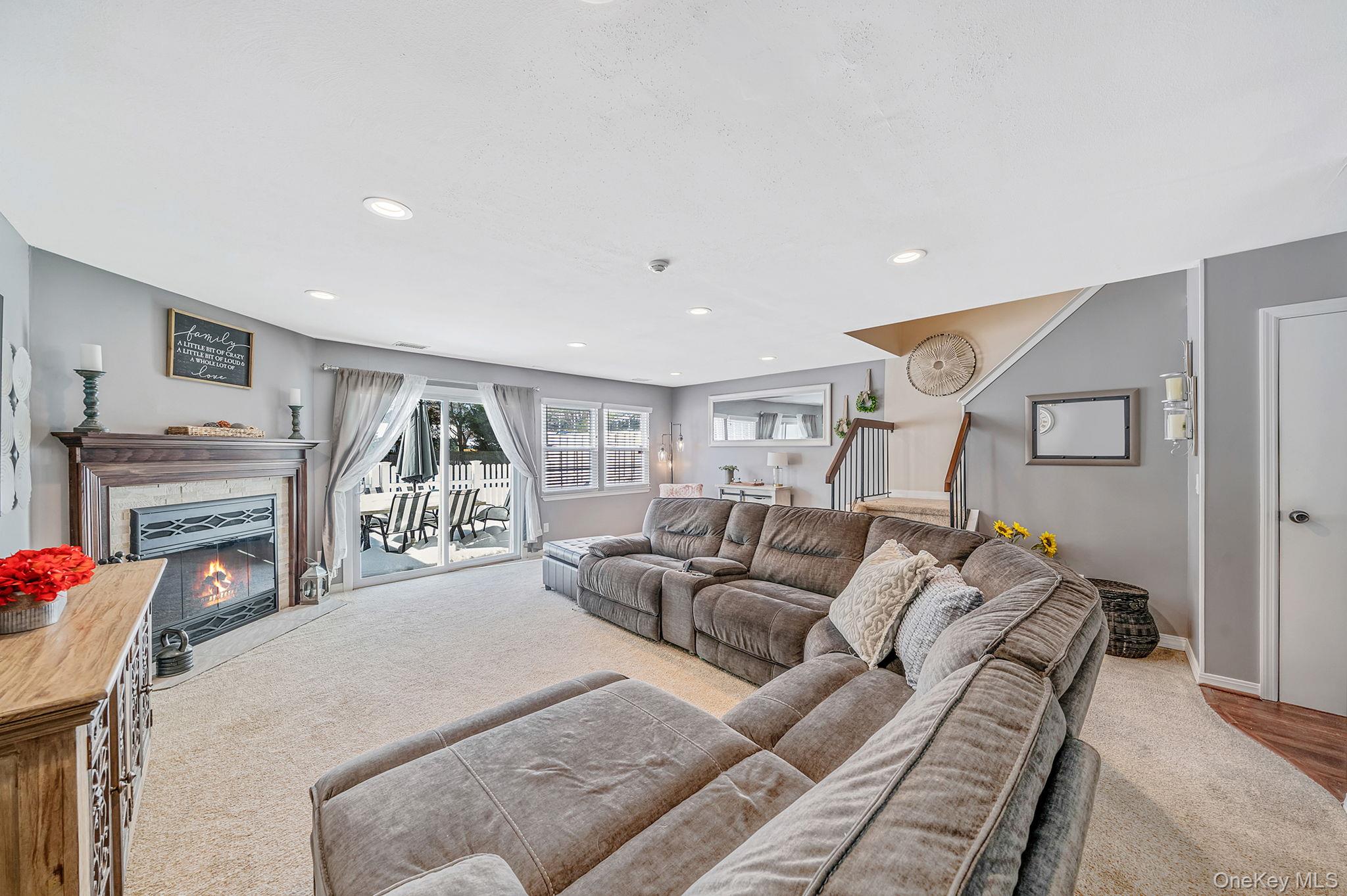 #7 photo, 23 Gazebo Lane, Holtsville , NY 11742