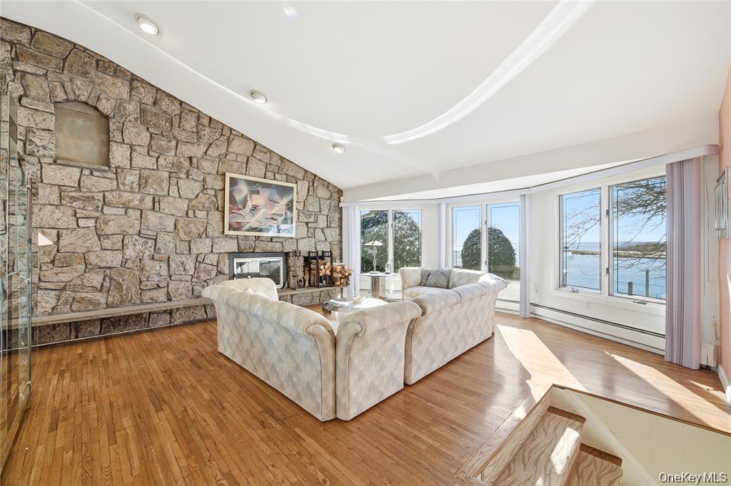 #13 photo, 3094 Riverside Drive, Wantagh , NY 11793