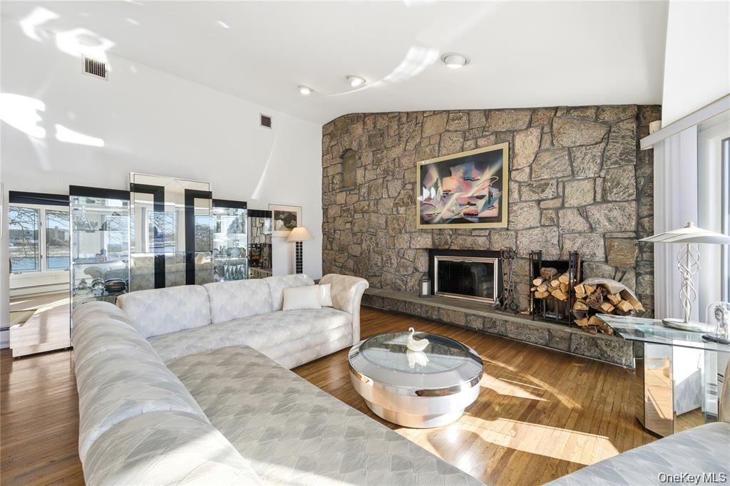 #14 photo, 3094 Riverside Drive, Wantagh , NY 11793