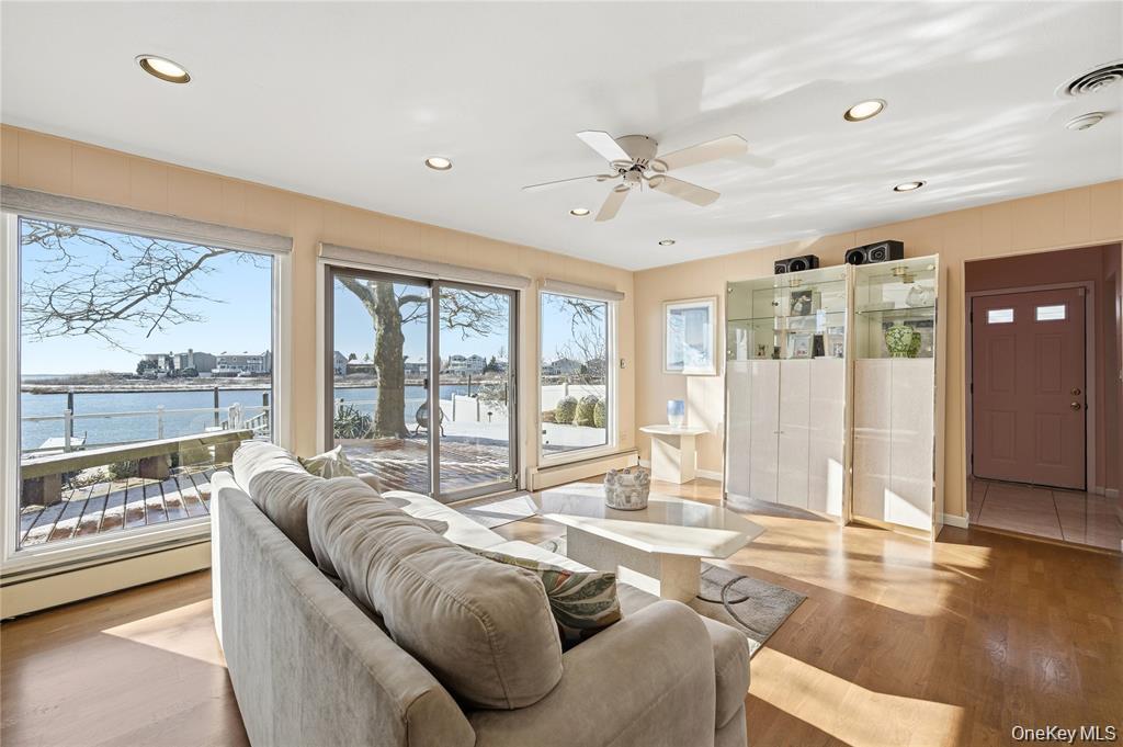 #16 photo, 3094 Riverside Drive, Wantagh , NY 11793