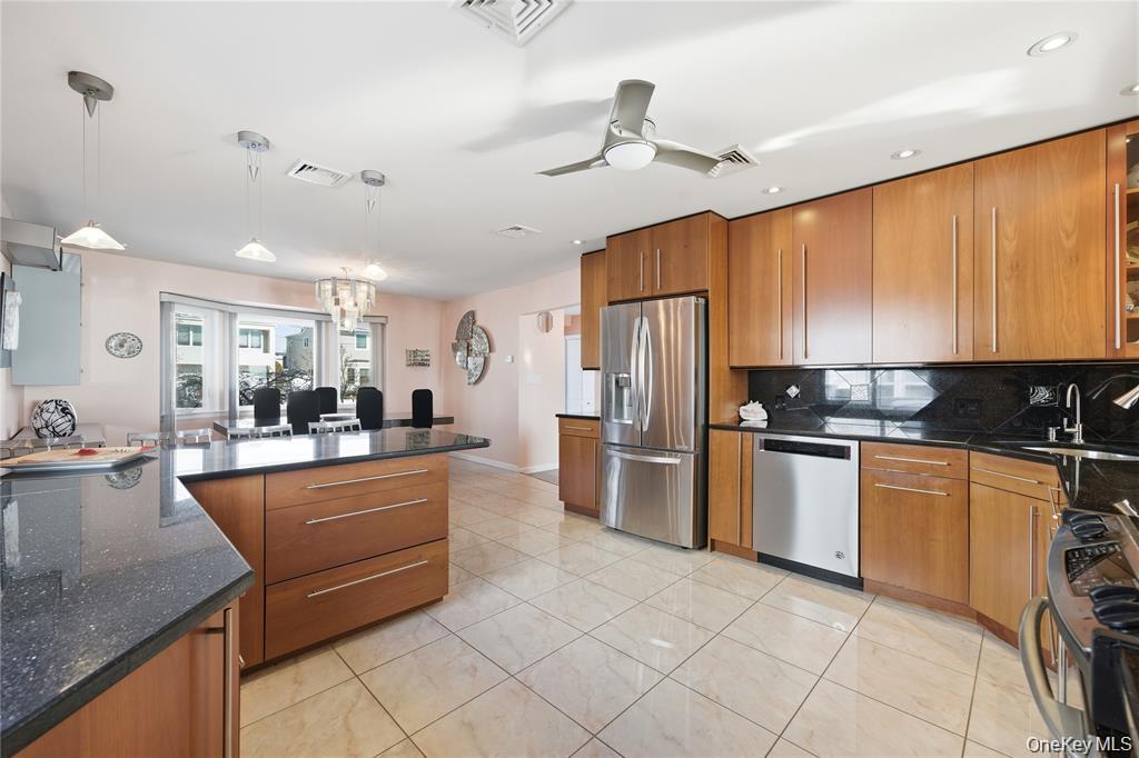 #18 photo, 3094 Riverside Drive, Wantagh , NY 11793