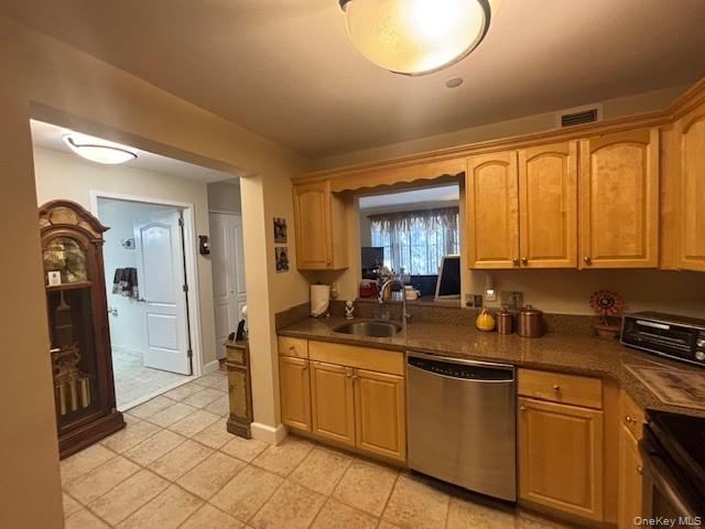 #8 photo, 50 Merrick Avenue, 长岛 East Meadow , NY 11554