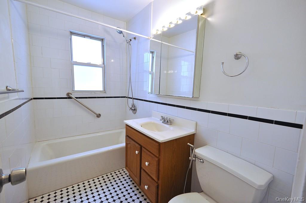 #19 photo, 23 Fieldstone Road, Hartsdale , NY 10530