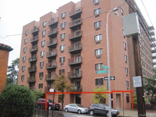 #1 photo, 1600 Parkview Avenue, Bronx , NY 10461