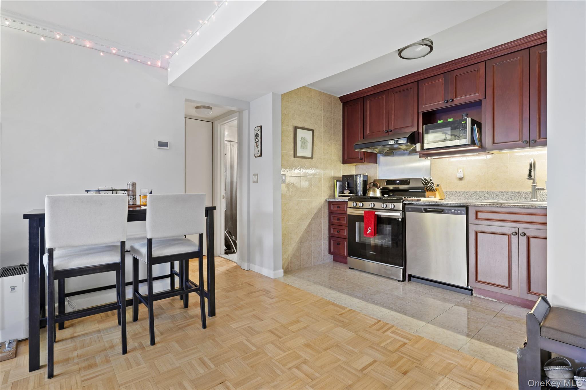 #8 photo, 330 Central Avenue, Scarsdale , NY 10583