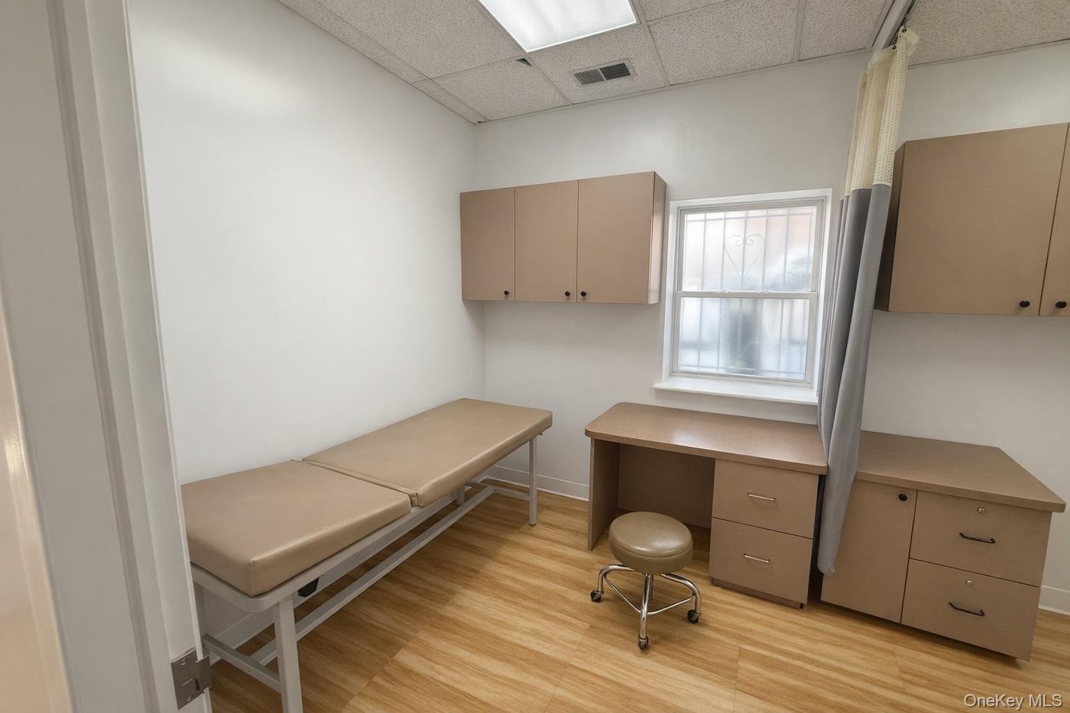 #11 photo, 1619 Pelham Parkway, Bronx , NY 10469