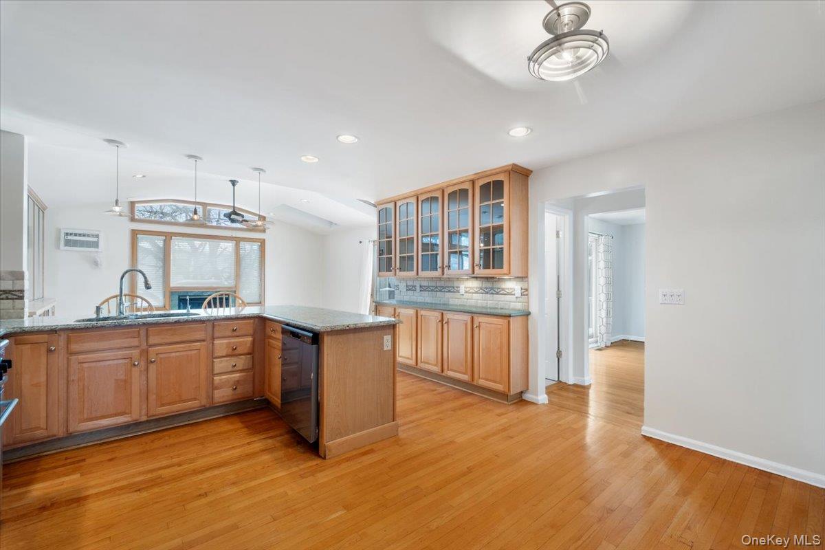 #6 photo, 48 Madison Road, Scarsdale , NY 10583