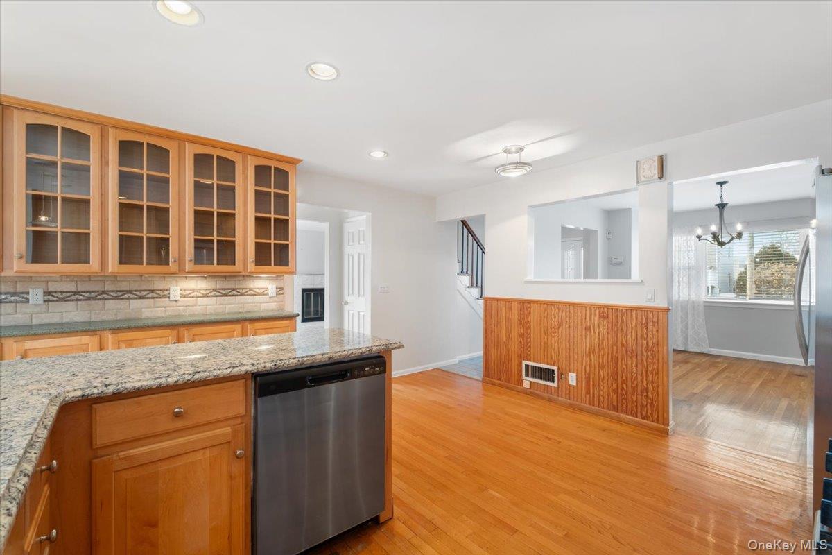 #7 photo, 48 Madison Road, Scarsdale , NY 10583