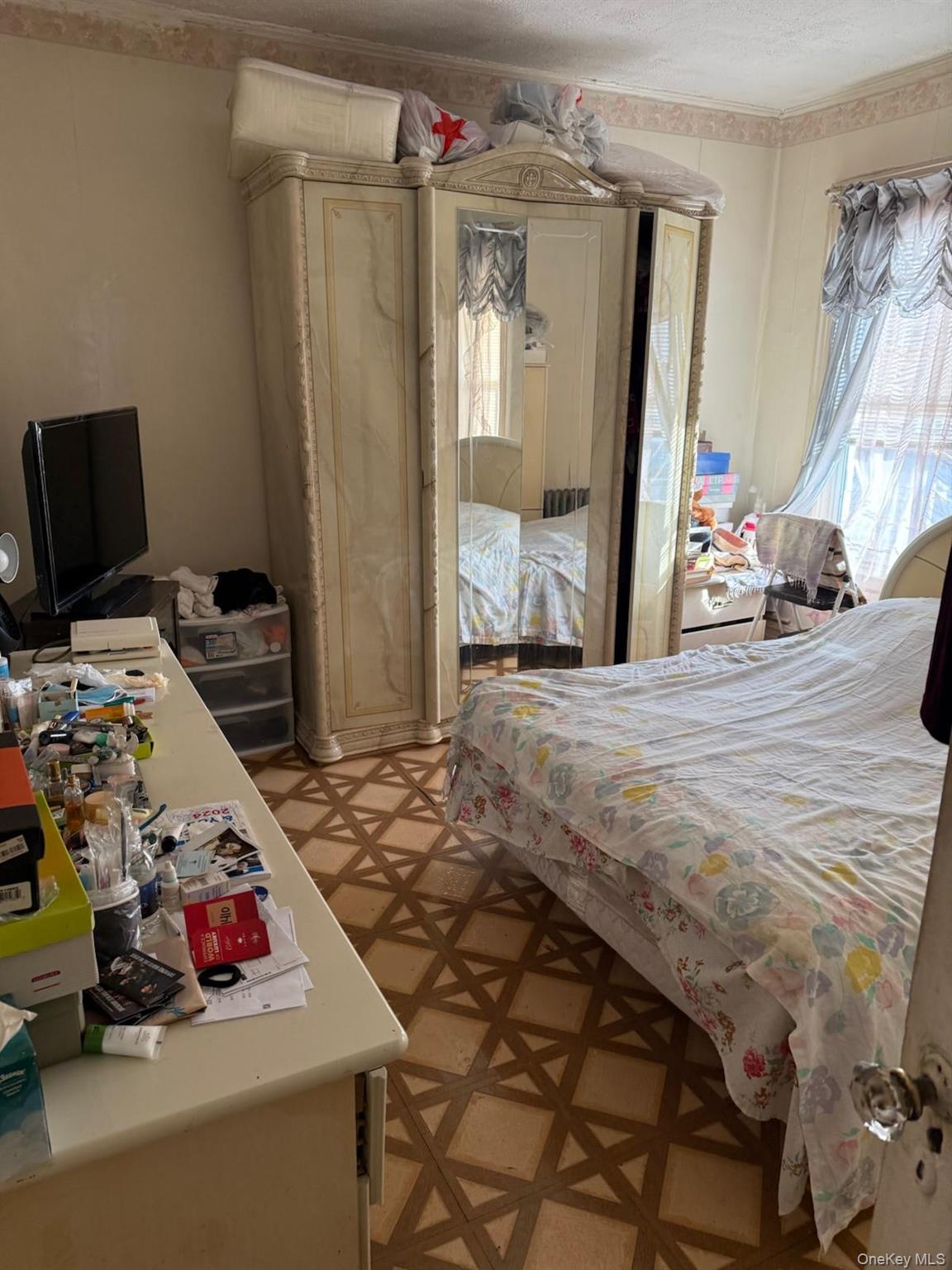 #17 photo, 1972 Ellis Avenue, Bronx , NY 10472