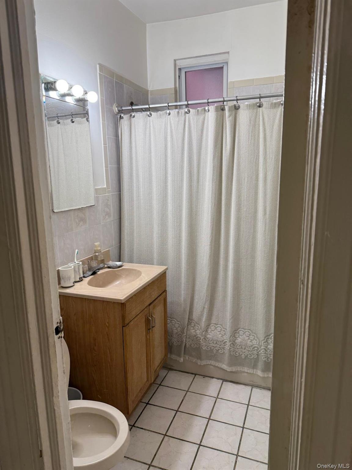 #18 photo, 1972 Ellis Avenue, Bronx , NY 10472