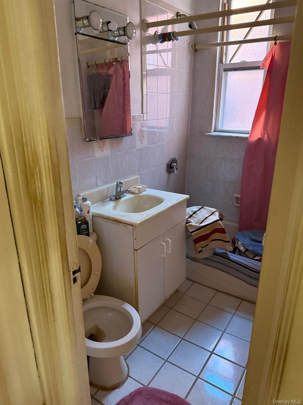 #5 photo, 1972 Ellis Avenue, Bronx , NY 10472