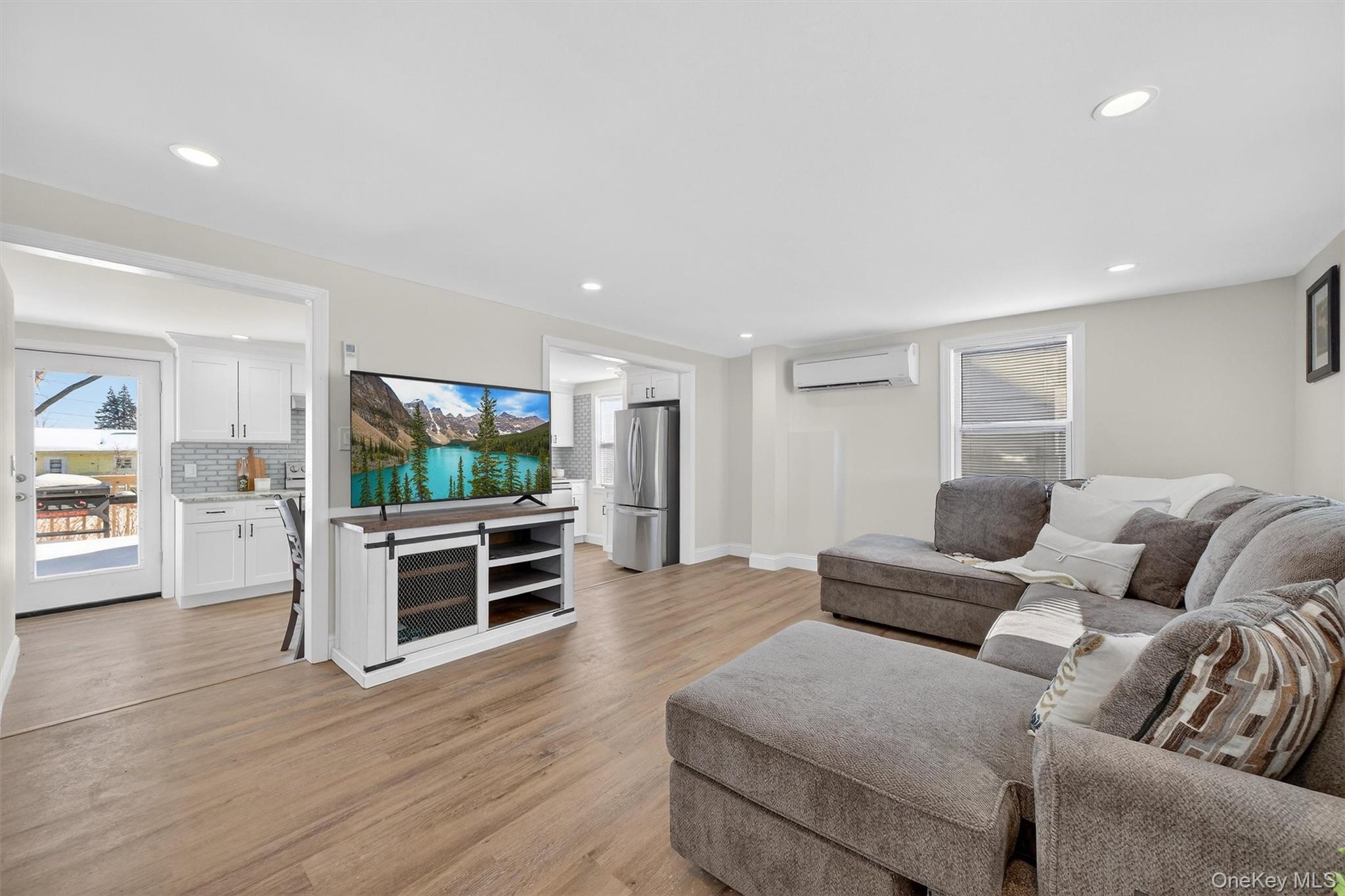 #3 photo, 33 Grand Street, Marlboro , NY 12542