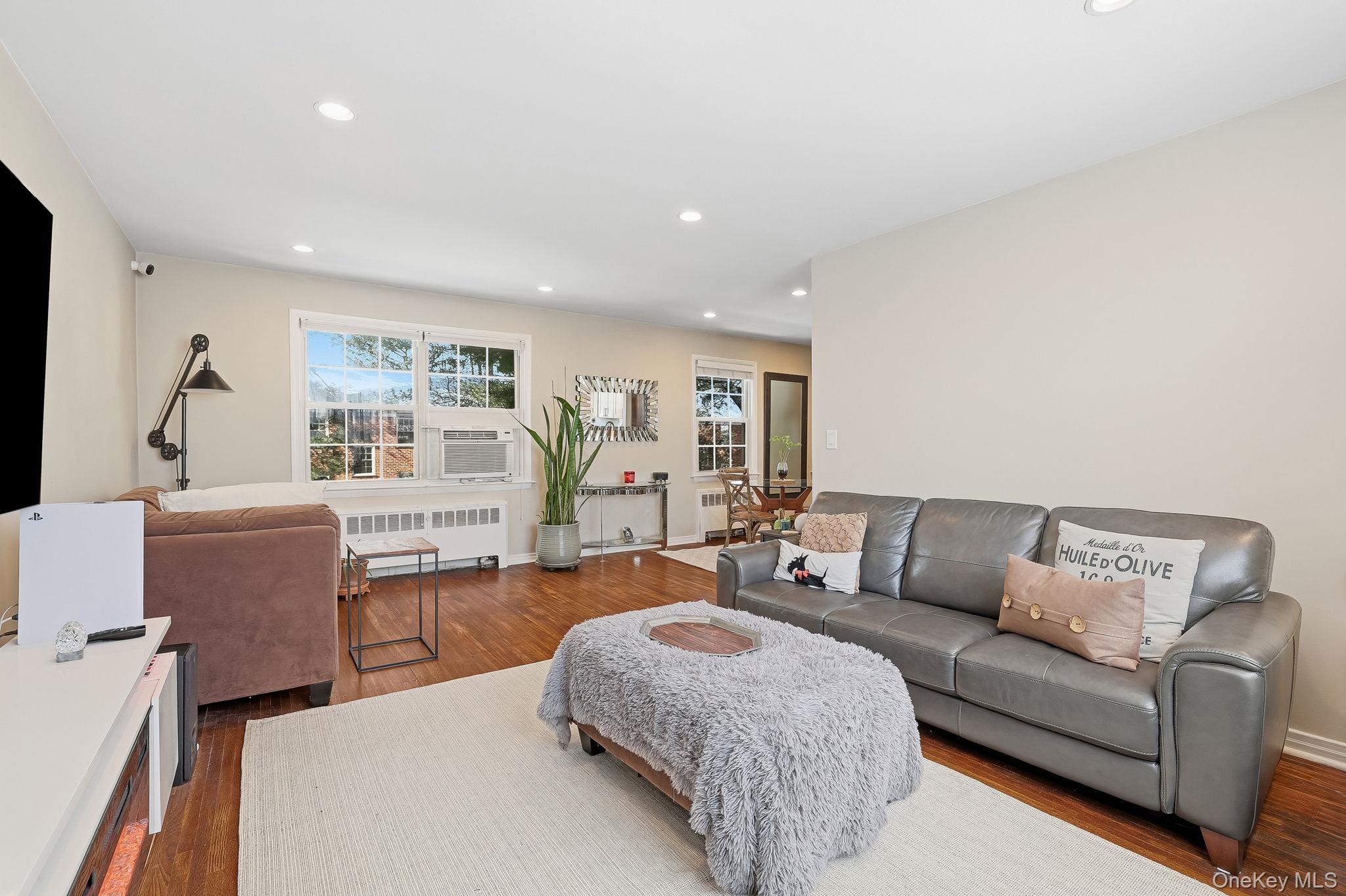 #5 photo, 33 Fieldstone Drive, Hartsdale , NY 10530