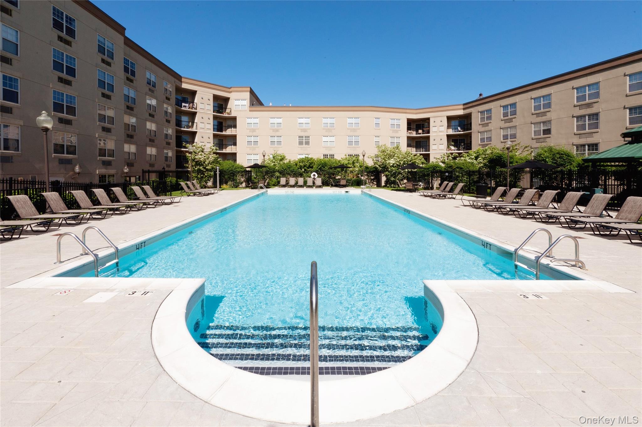 #2 photo, 1100 Avalon Street, מחוז נסאו Glen Cove , NY 11542