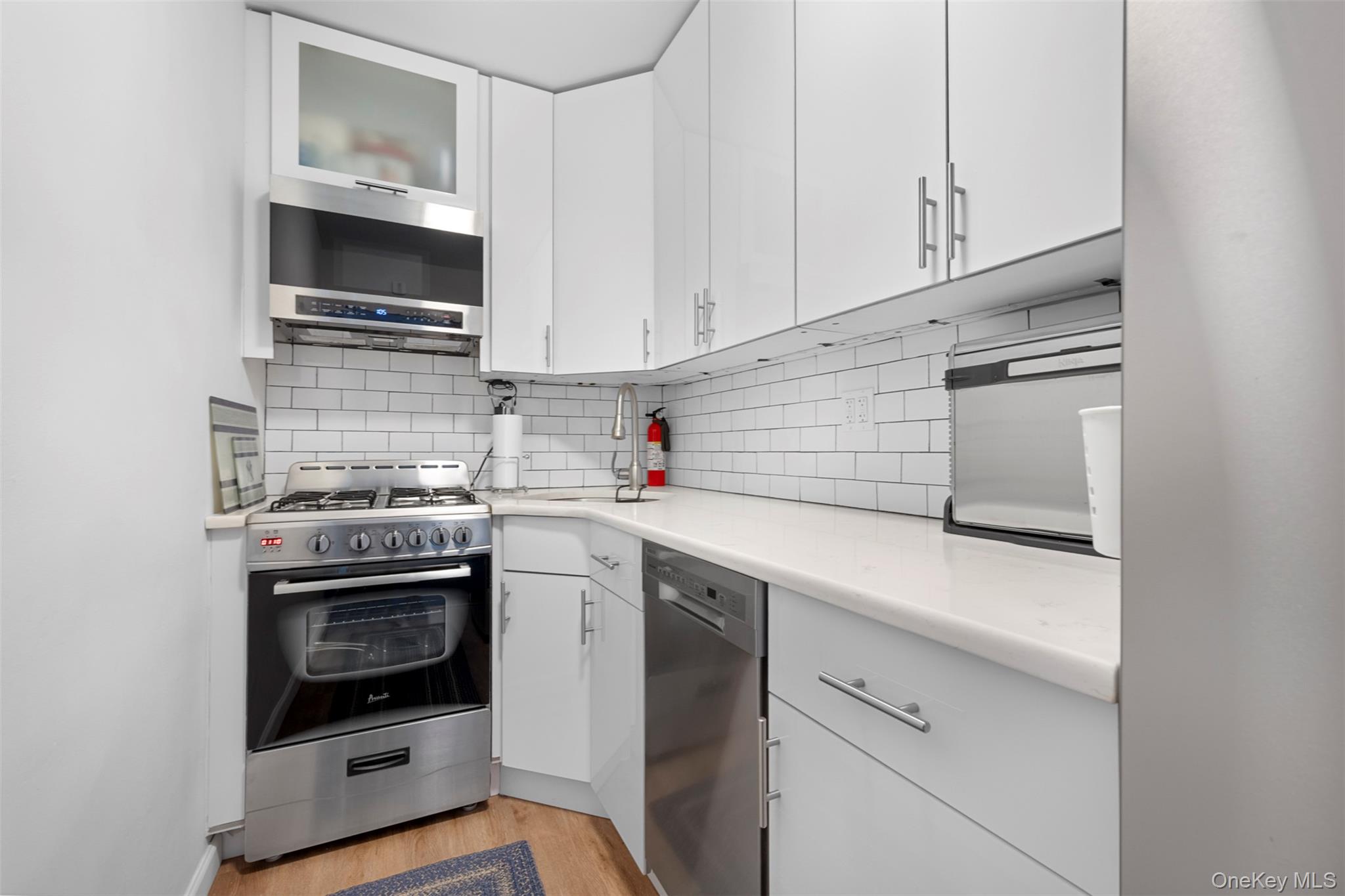 #16 photo, 54-40 Little Neck Parkway, Куинс ‖ Little Neck , NY 11362