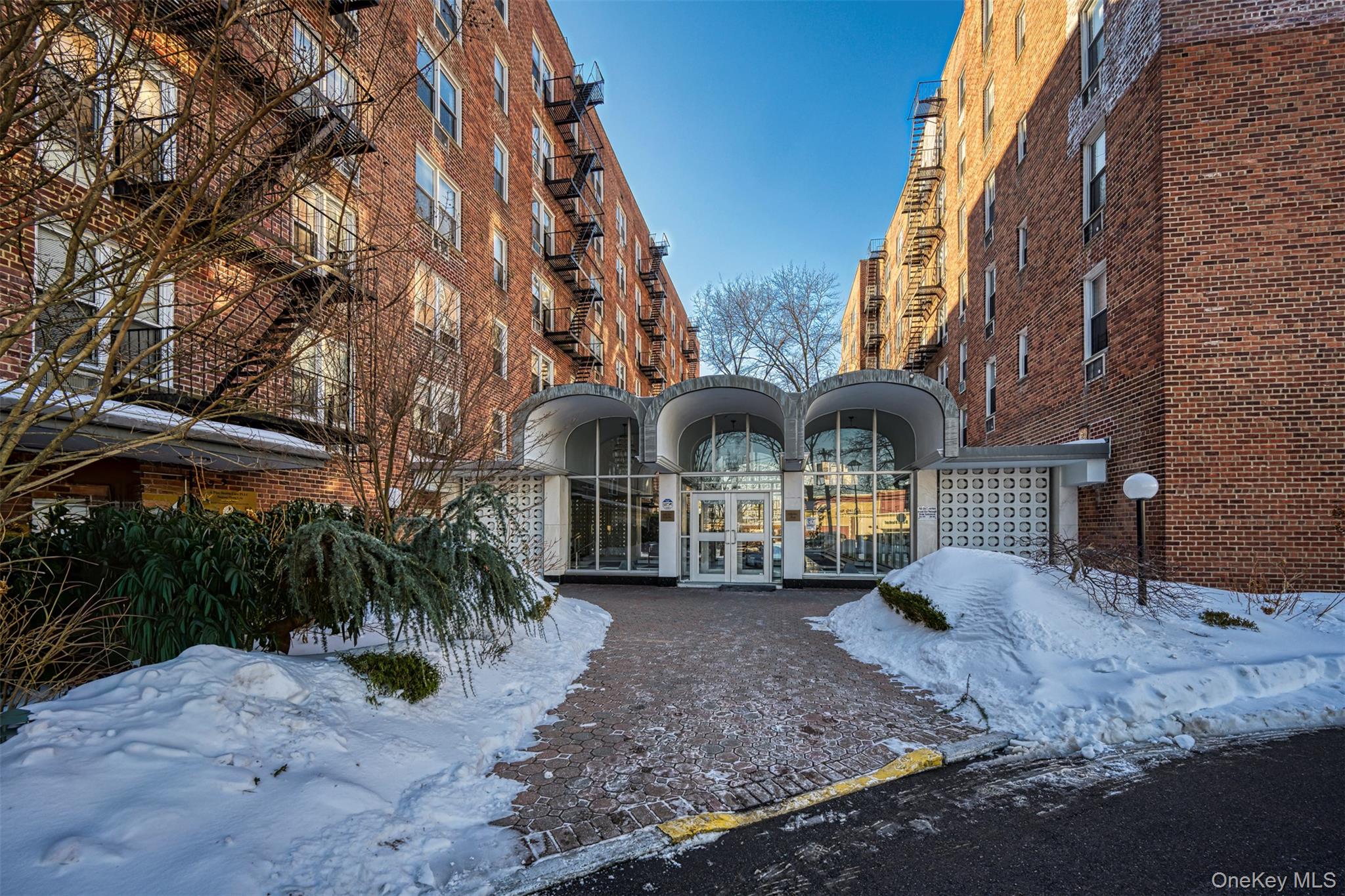 #2 photo, 54-40 Little Neck Parkway, Куинс ‖ Little Neck , NY 11362