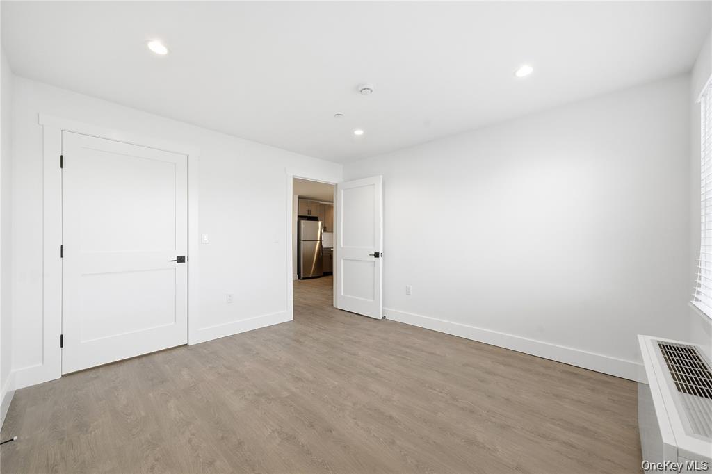 #16 photo, 180 Deer Park Avenue, Babylon , NY 11702