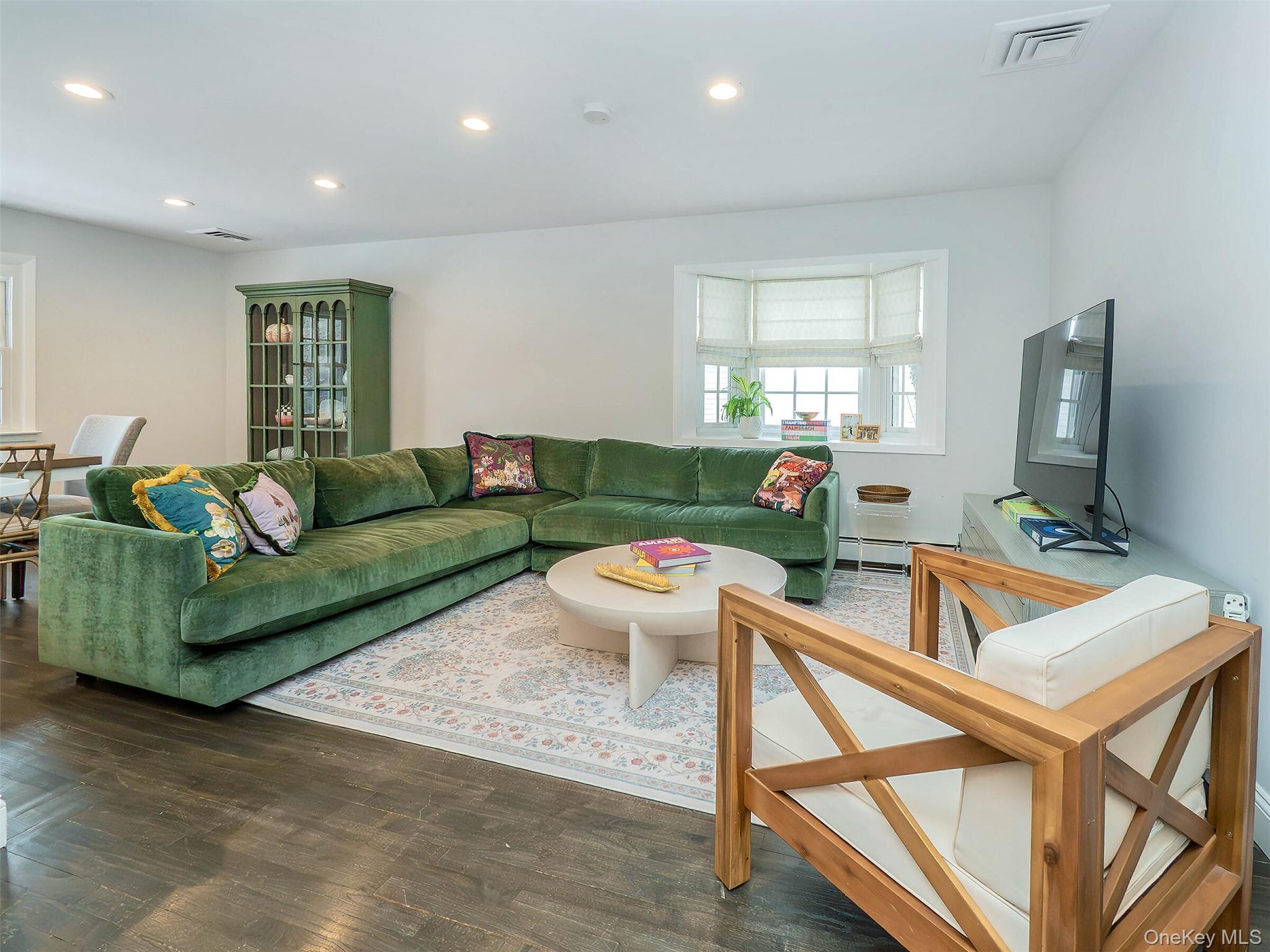 #10 photo, 16 Underhill Road, Glen Head , NY 11545