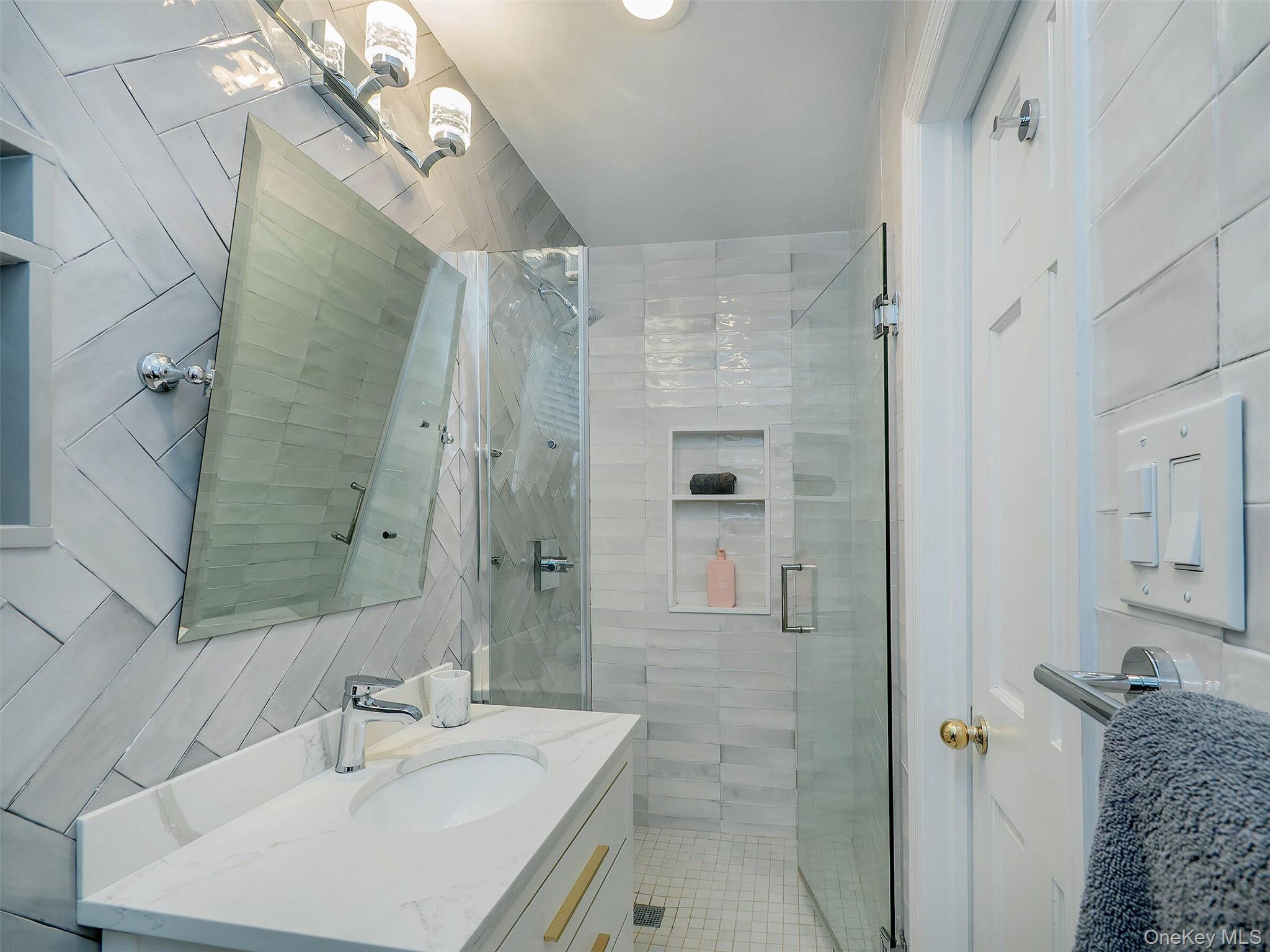 #20 photo, 16 Underhill Road, Glen Head , NY 11545