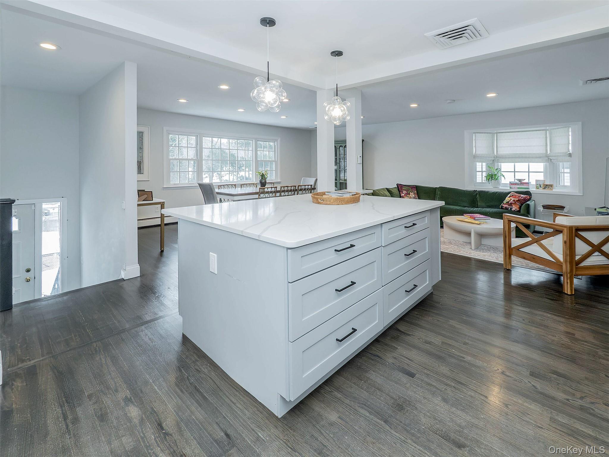 #6 photo, 16 Underhill Road, Glen Head , NY 11545