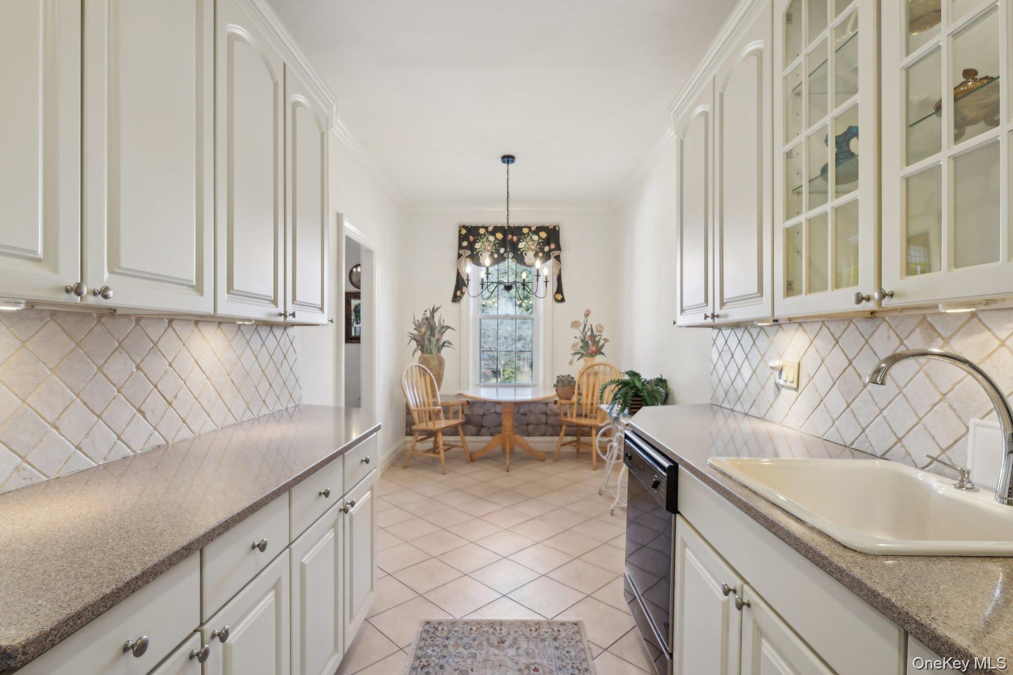 #9 photo, 12 Hamilton Place, ناسو Garden City , NY 11530