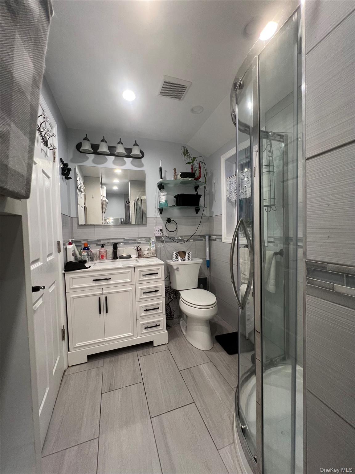 #8 photo, 208 Emily Avenue, Elmont , NY 11003