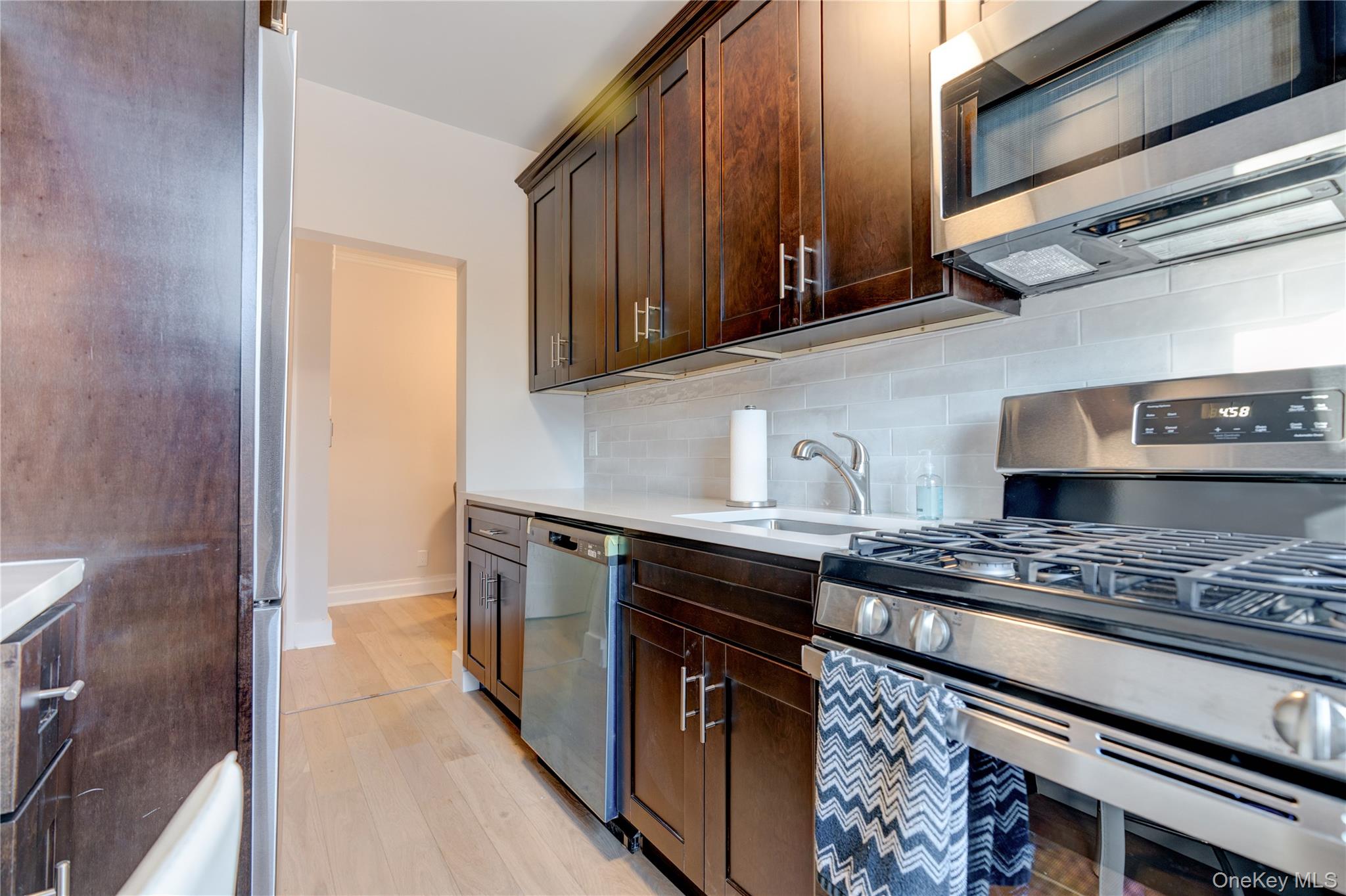 #1 photo, 2226 76th Street, 皇后區 艾姆赫斯特 East Elmhurst , NY 11370