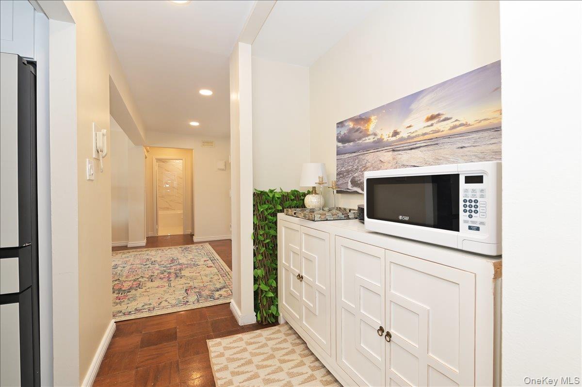 #14 photo, 320 E Shore Road, ناسو Great Neck , NY 11023