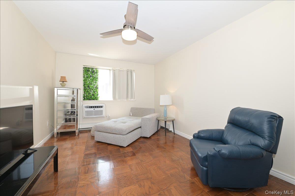 #17 photo, 320 E Shore Road, ناسو Great Neck , NY 11023